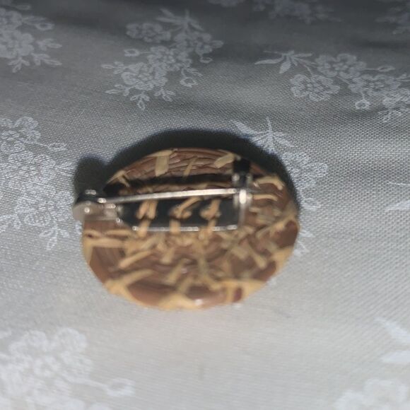 VTG MCM PASTEL SEASHELL FLOWERS AND WICKER EARRINGS AND BROOCH PIN - Picture 8 of 9